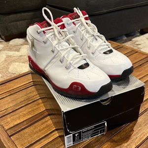 Jordan Team 10/16 Men’s Size 9.5